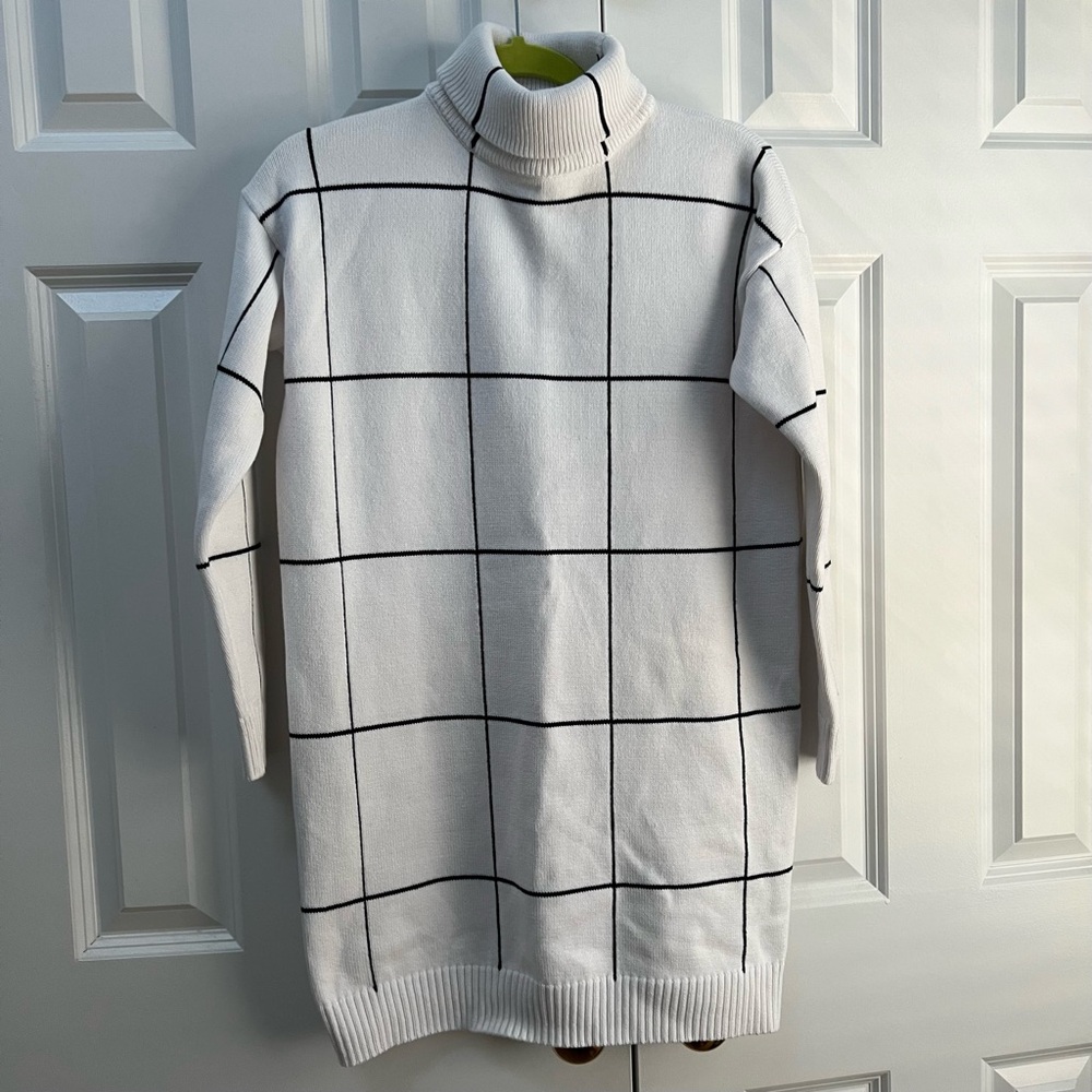 Chicwish Turtleneck Sweater white and black grid pattern